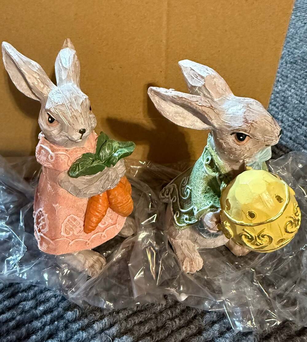 Hodao Easter Bunny Figurines Set of 2 Tabletop Decor 4.5 Inch Tall